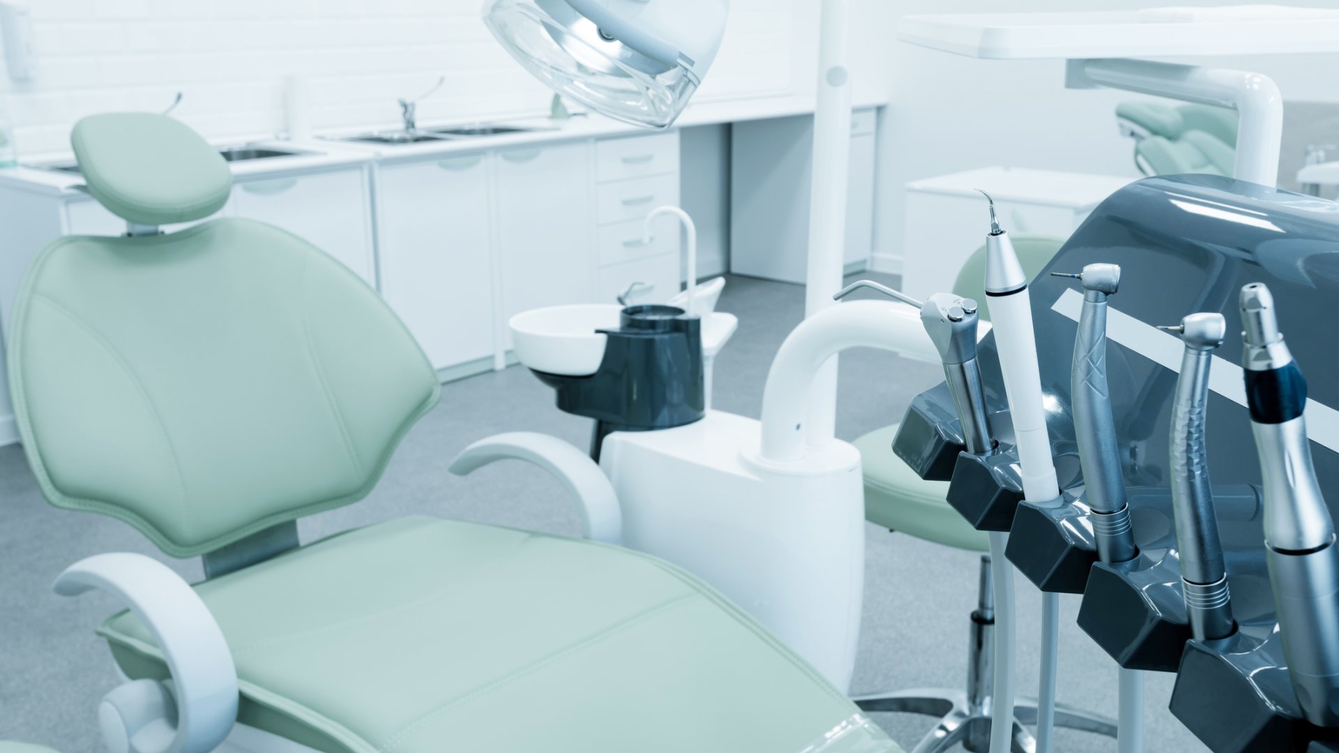 Piros, sárga, zöld...? A fogorvosokat érintő matrica-dilemma kiéleződni látszik!